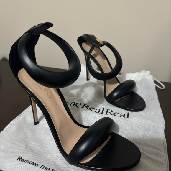 Gianvito Rossi Heels - Picture 1 of 4